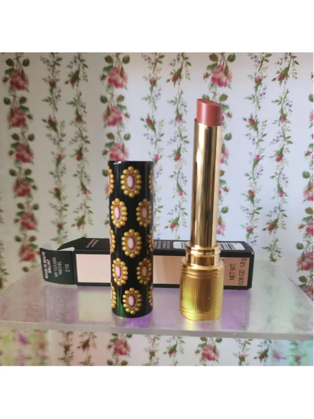GUCCI golden parcel lipstick in shade 216 #lipstick #luxury